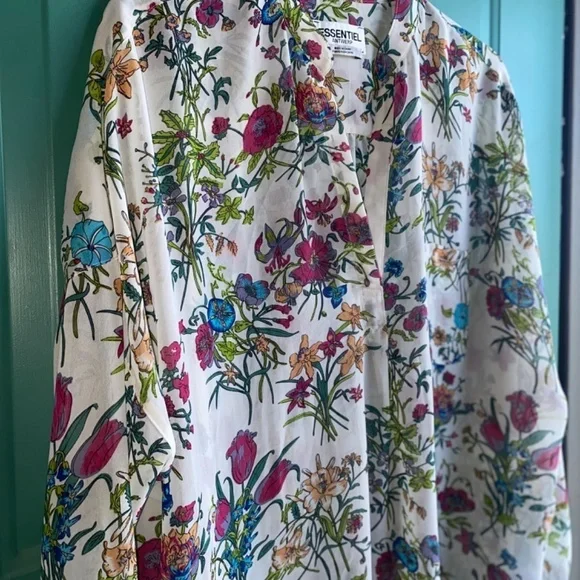 Essentiel antwerp Size 40 ladies floral semi sheer top